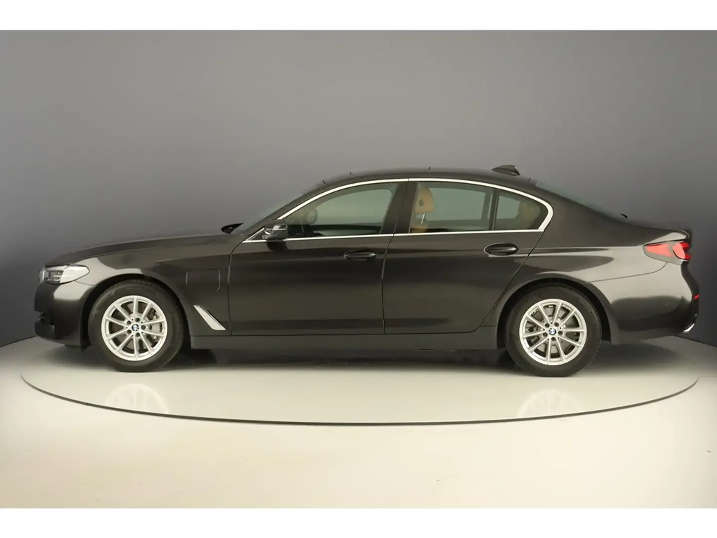 BMW 530 e 272pk Pack Business & Drive Assist Сірий - 2