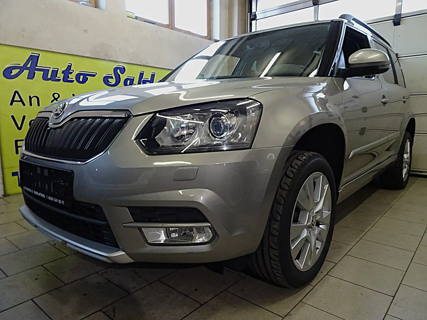 Skoda Yeti 2,0 TDI SCR Style 4x4 Bronze - 1