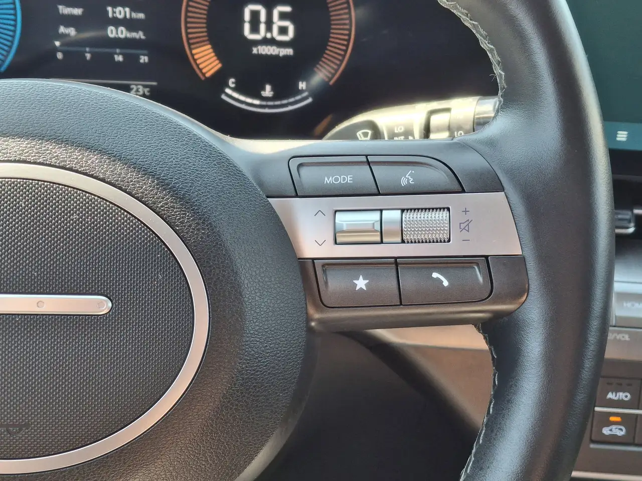 Hyundai KONA снимка Hyundai KONA