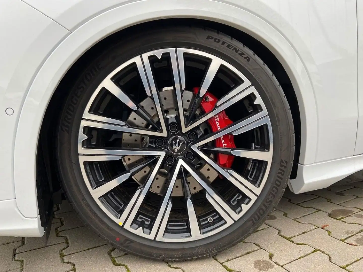 Maserati Grecale Trofeo AWD MJ 23 ACC HUD LED SD Білий - 2