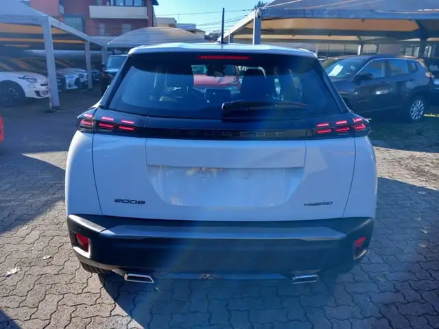 Peugeot 2008 view 10