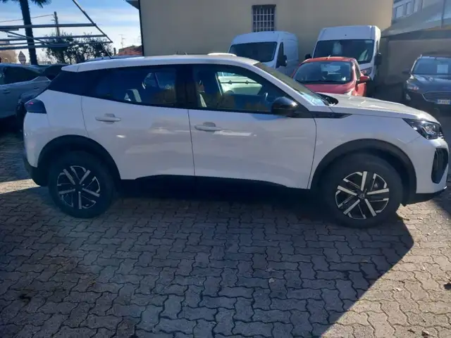 Peugeot 2008 view 7