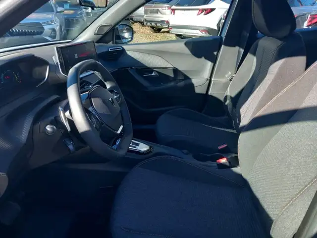 Peugeot 2008 view 13
