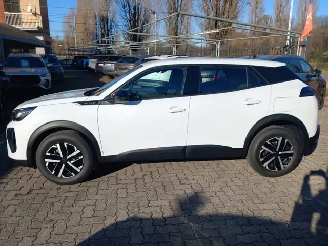 Peugeot 2008 view 4