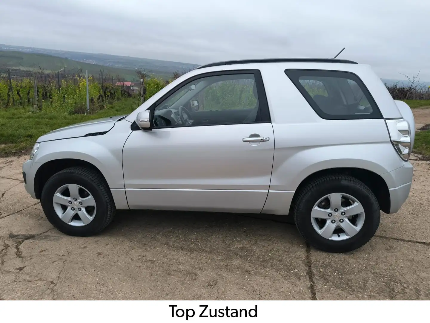 Suzuki Grand Vitara 2.4 Comfort Automatik nur 68 tkm. Silber - 2