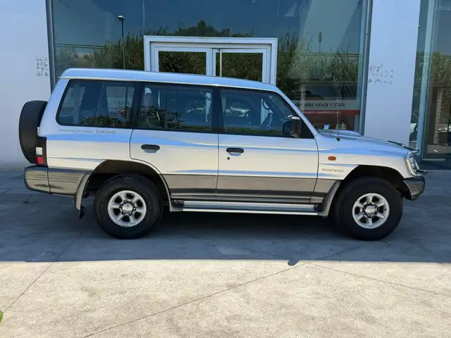 Mitsubishi Montero Largo 2.8 Tdi GLS Select