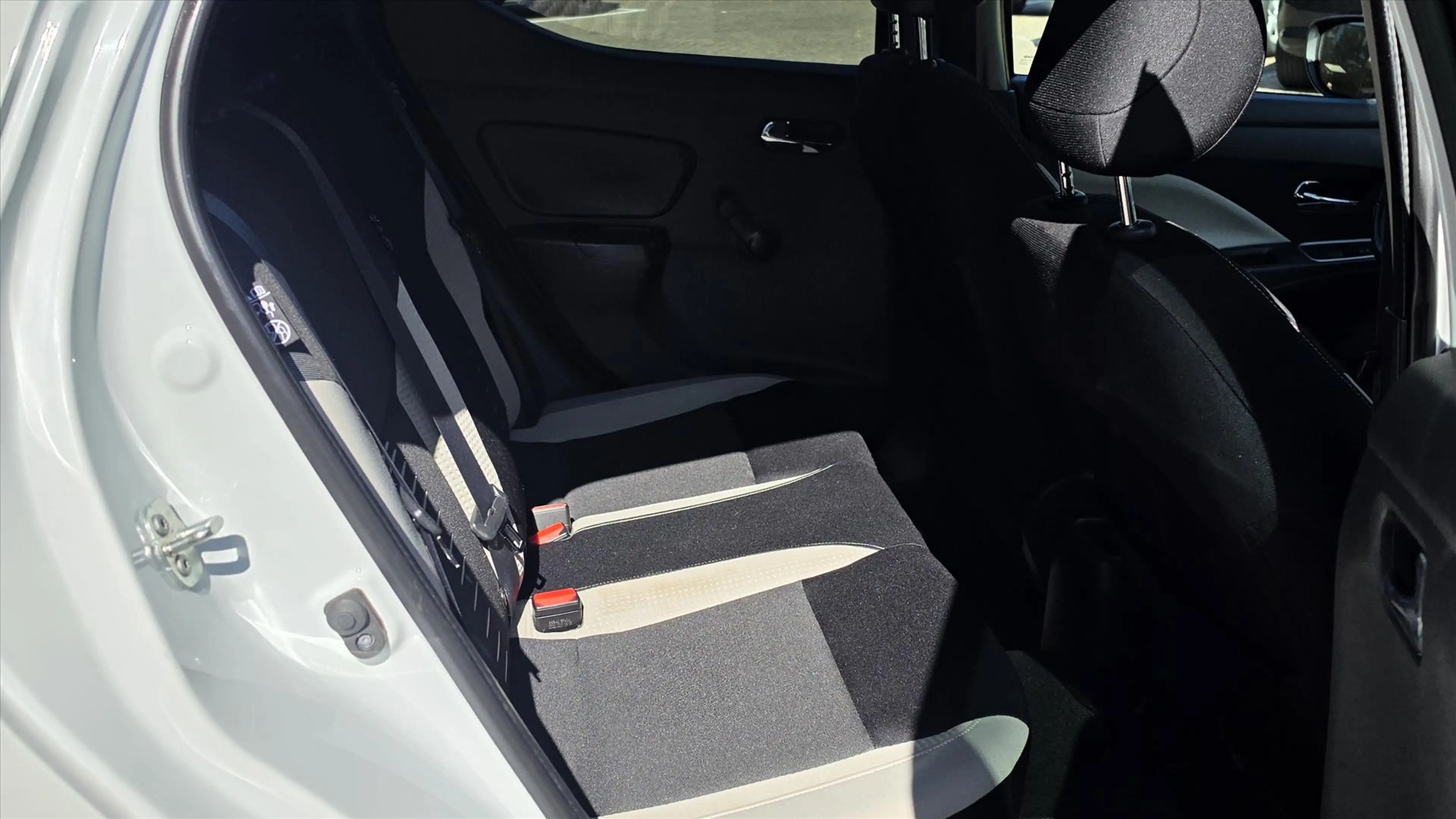 Nissan Micra 0.9 IG-T 90pk Tekna Navi - Camera 360° - Bose — photo 7