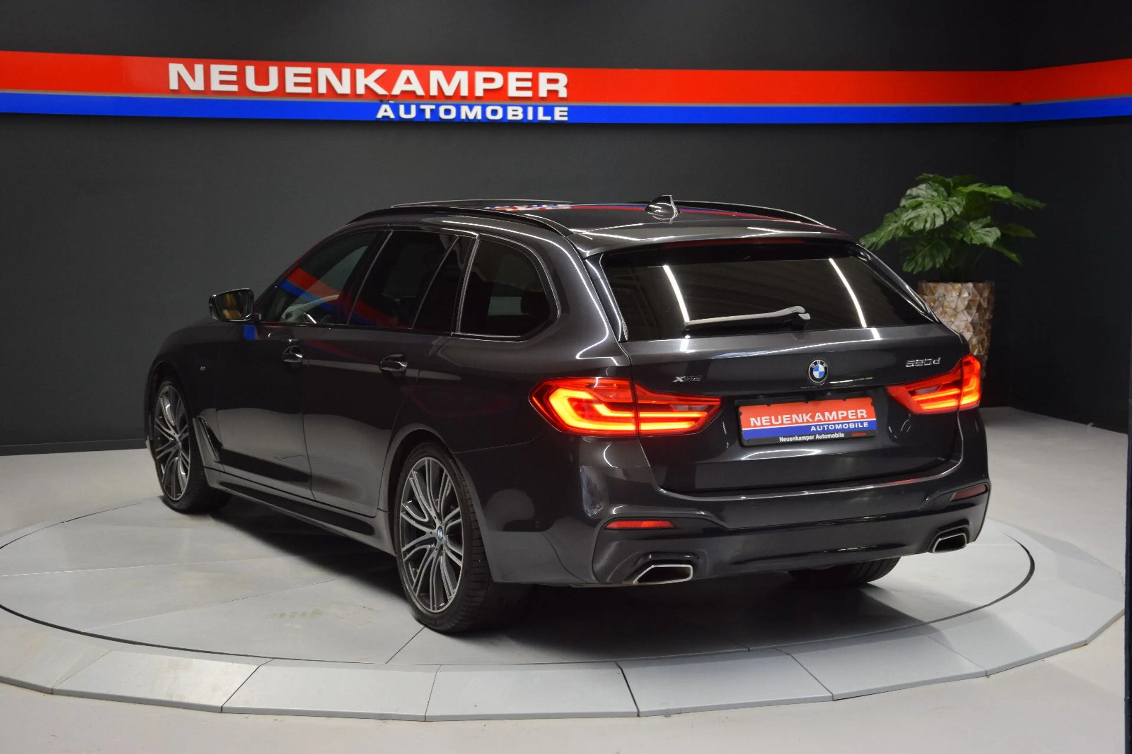 BMW 520 d xDrive M Sport Leder Panorama H&K 360° — photo 6