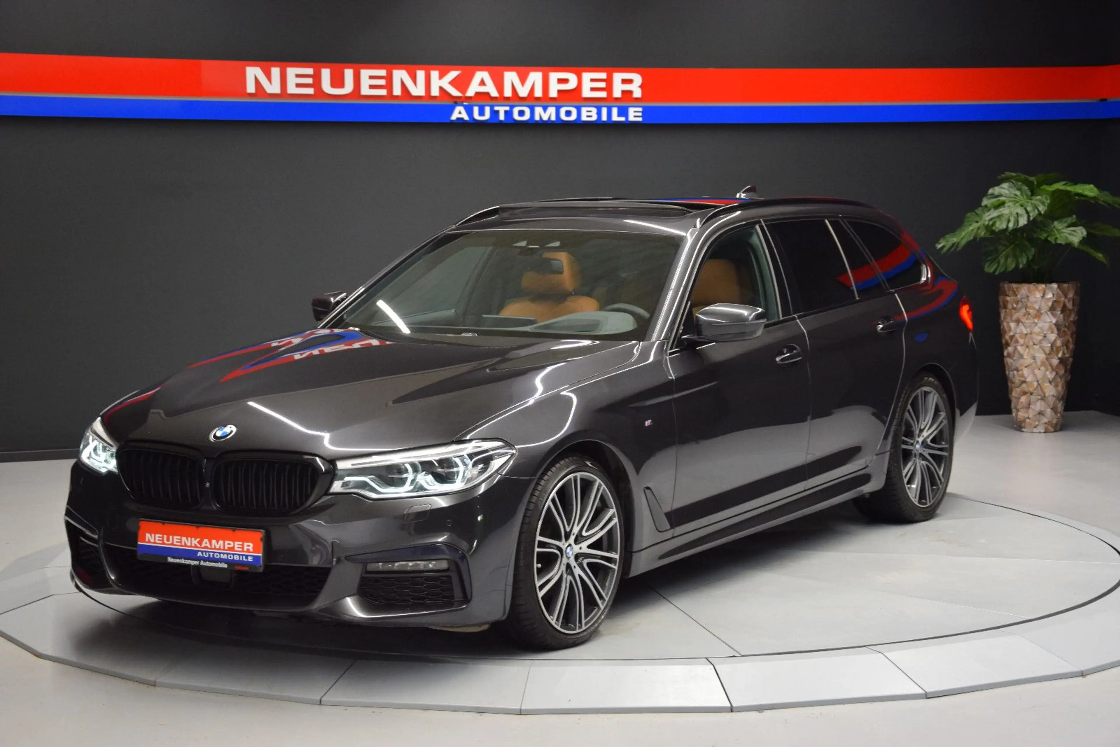 BMW 520 d xDrive M Sport Leder Panorama H&K 360° — photo 3