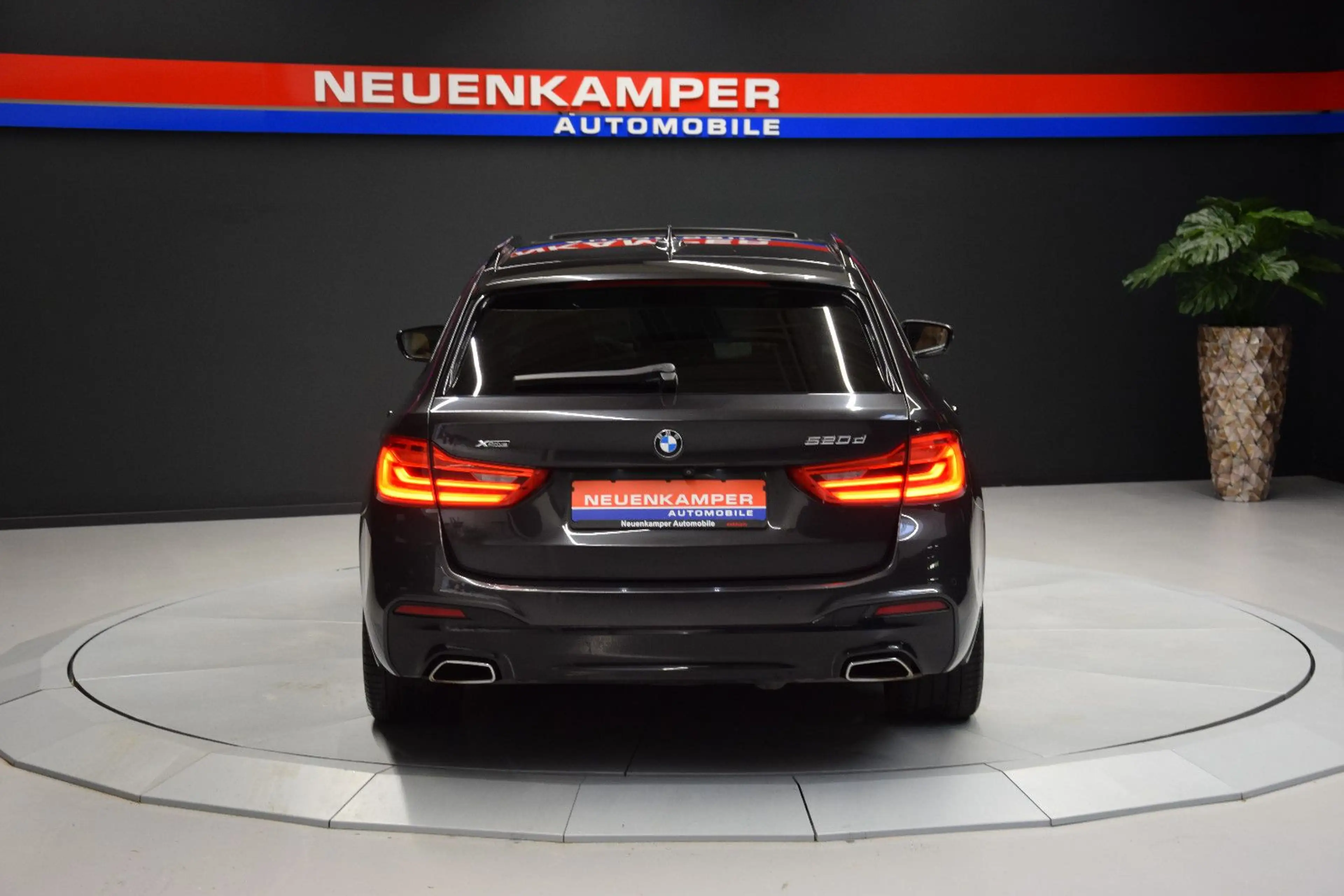 BMW 520 d xDrive M Sport Leder Panorama H&K 360° — photo 7