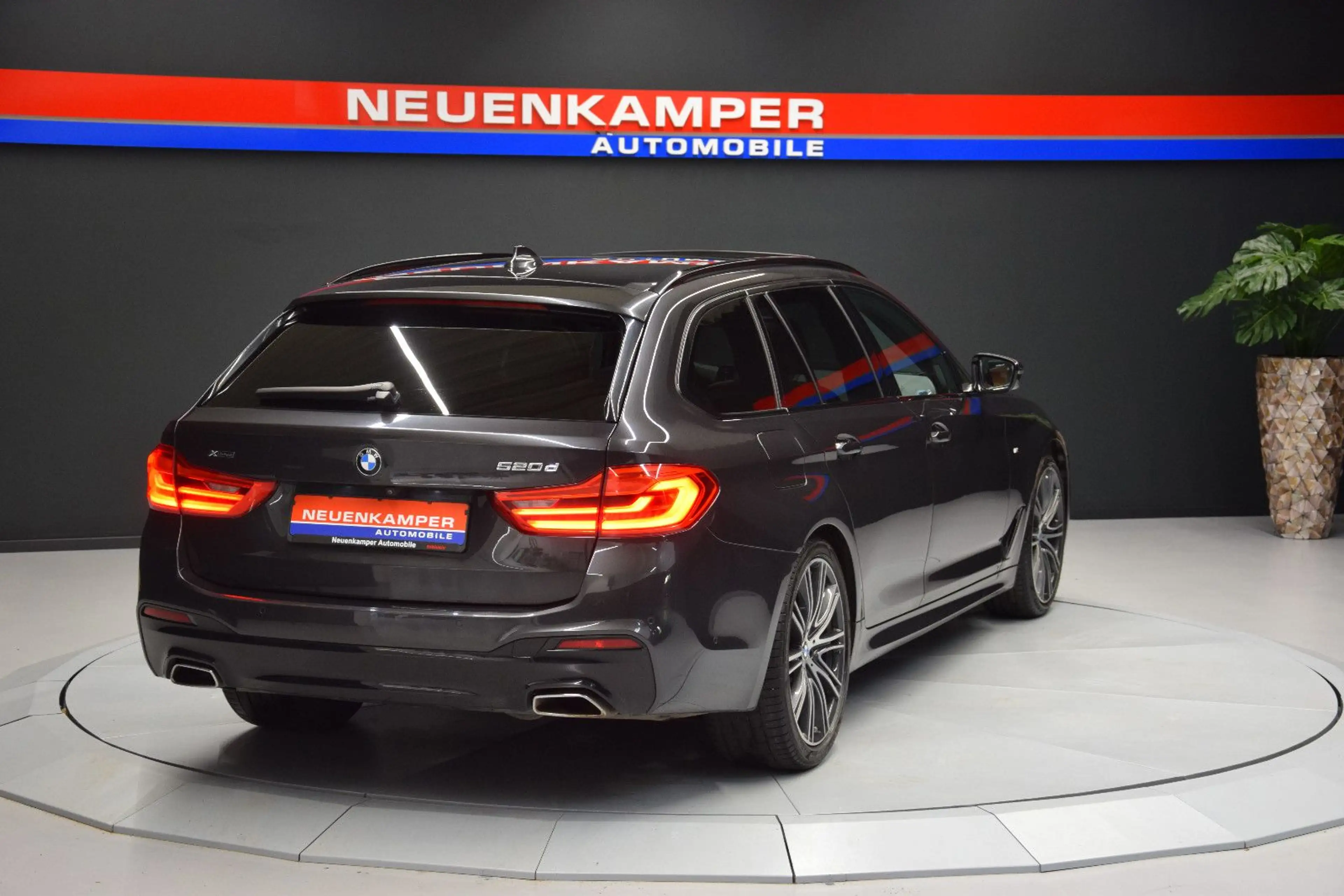 BMW 520 d xDrive M Sport Leder Panorama H&K 360° — photo 8
