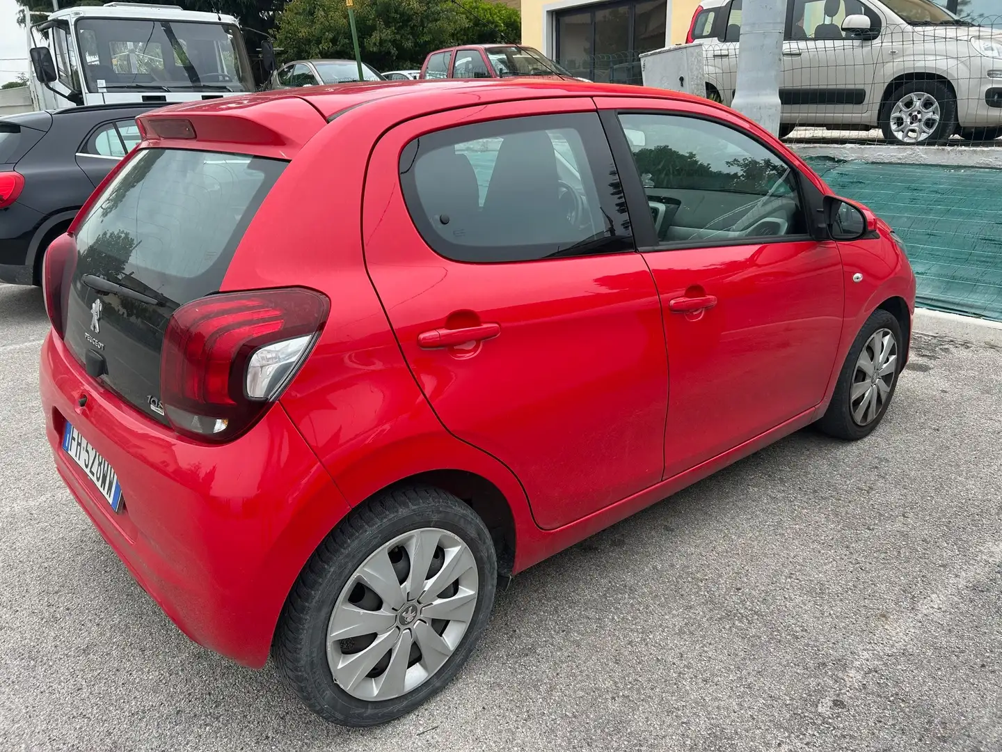 Peugeot 108 108 5p 1.2 puretech Active Top! E6 Červená - 1