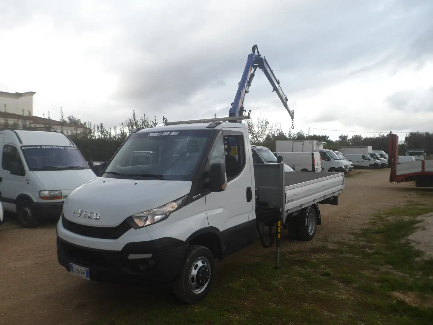 Iveco Daily 35c11 cassone fisso con gru Bianco - 1