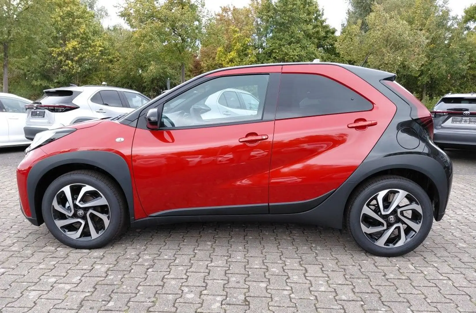 Toyota Aygo X Teamplayer (AB7) Rood - 2