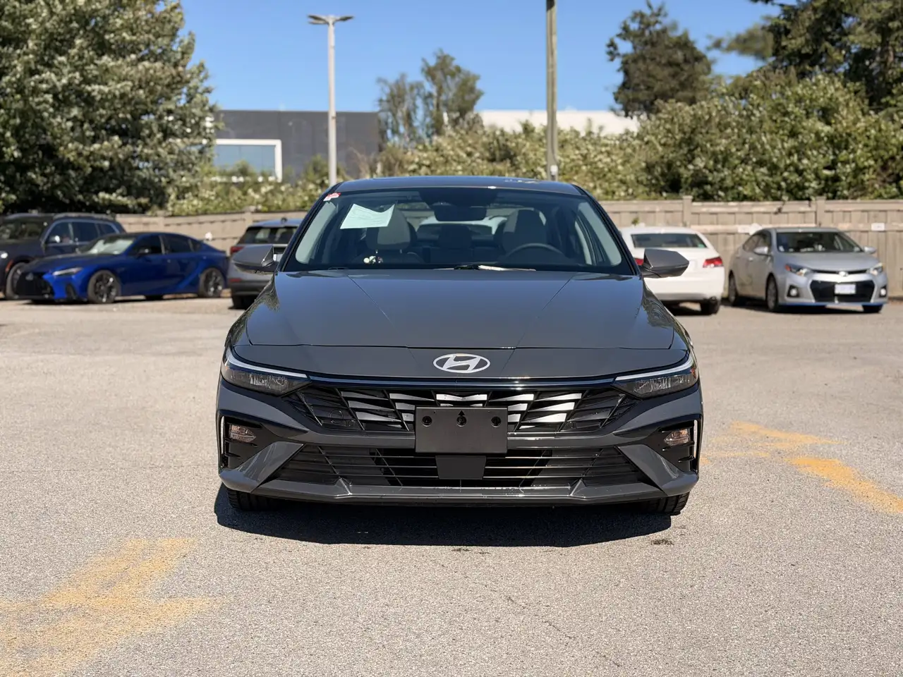 Hyundai ELANTRA photo Hyundai ELANTRA