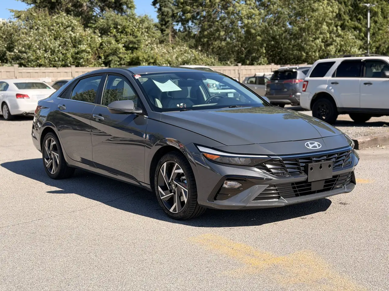 Hyundai ELANTRA photo Hyundai ELANTRA