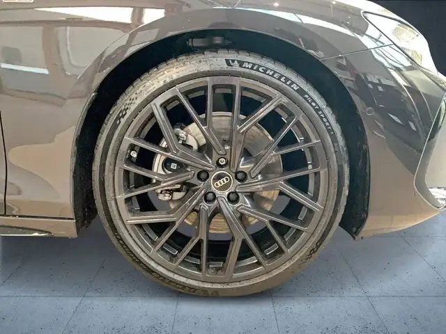 Audi A6 view 7