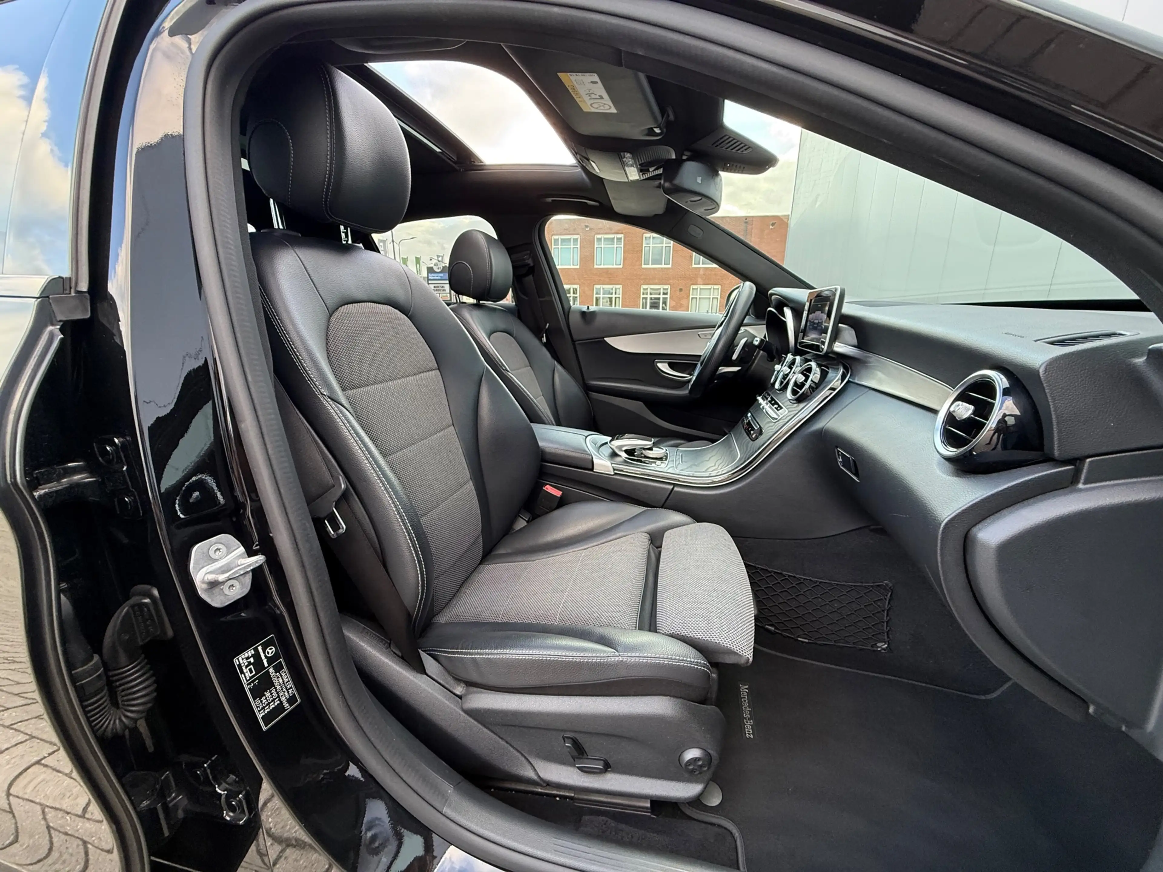 Mercedes-Benz C 180 AMG PANO NAP NIGHT PAKKET — photo 14