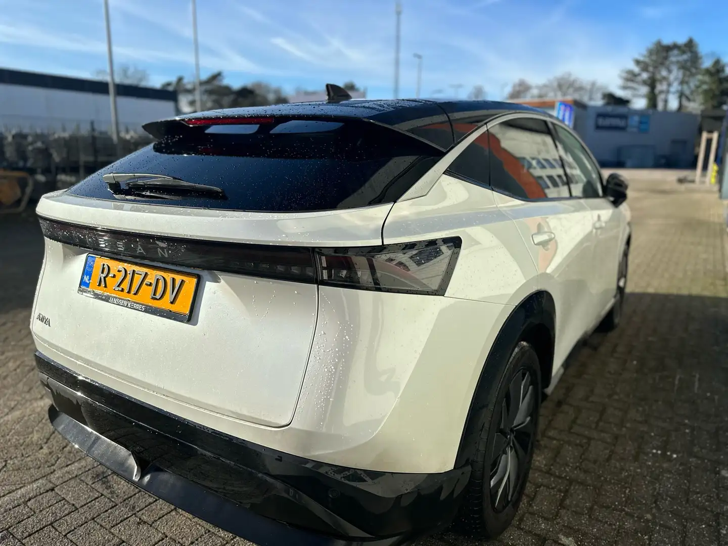 Nissan Ariya Evolve 63kWh/423km/Appcarplay/Alarm - 2