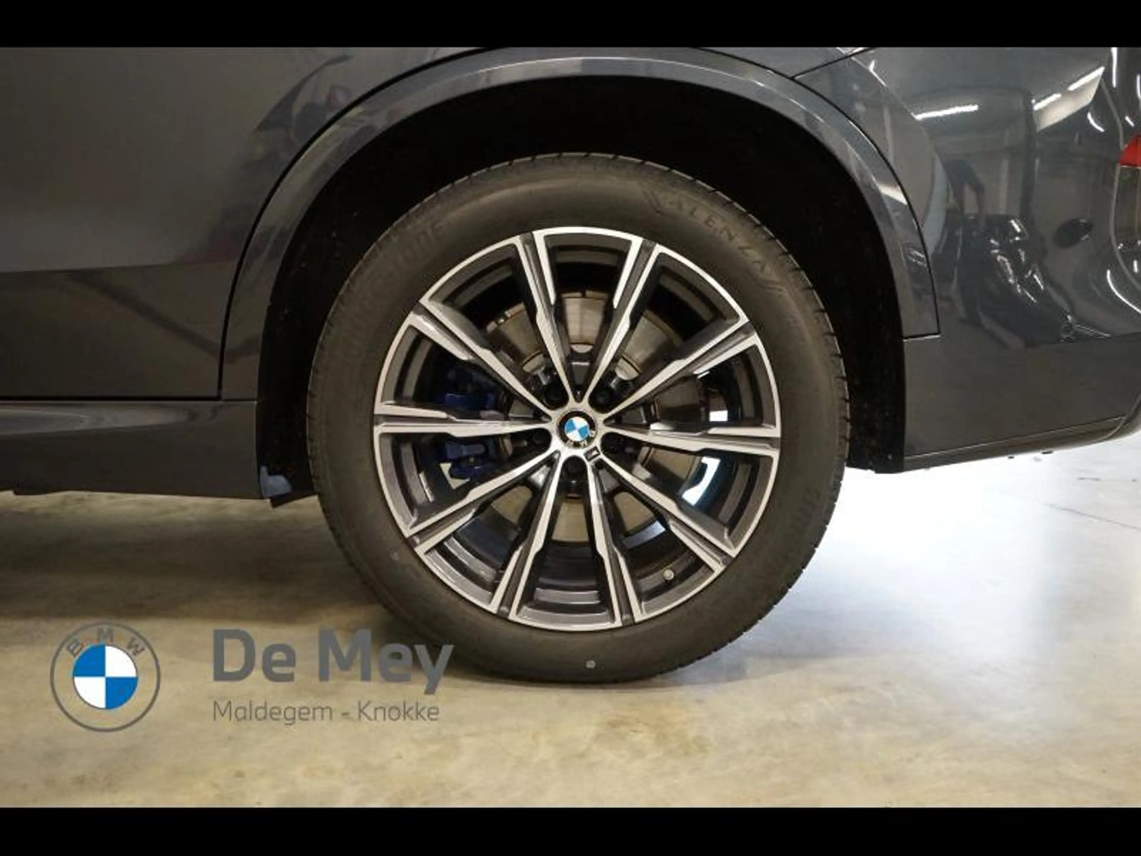 BMW X5 45e — photo 8