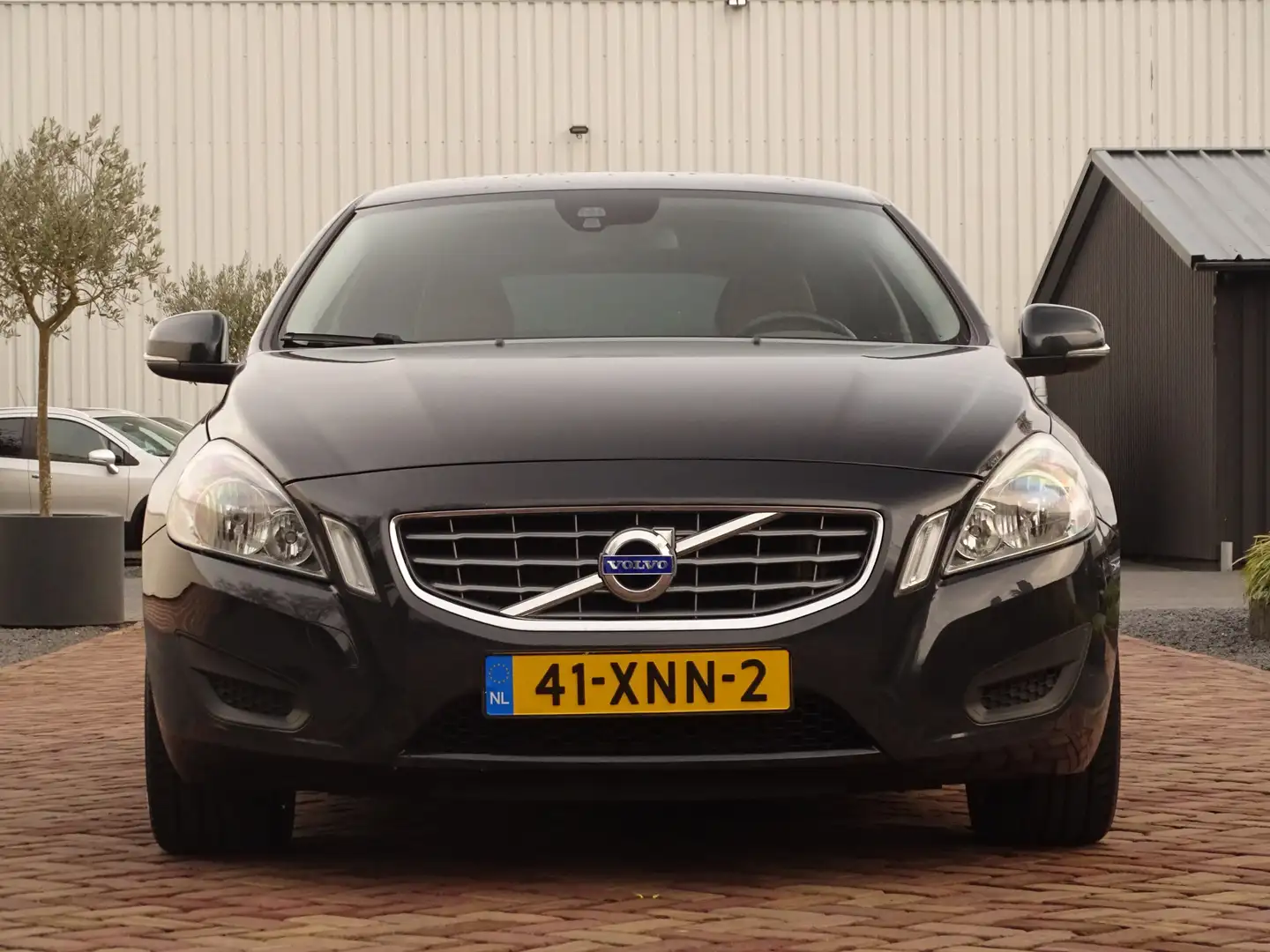 Volvo V60 1.6 T3 Kinetic | Cognac Leer!! | Navi | 17 inch Gris - 2