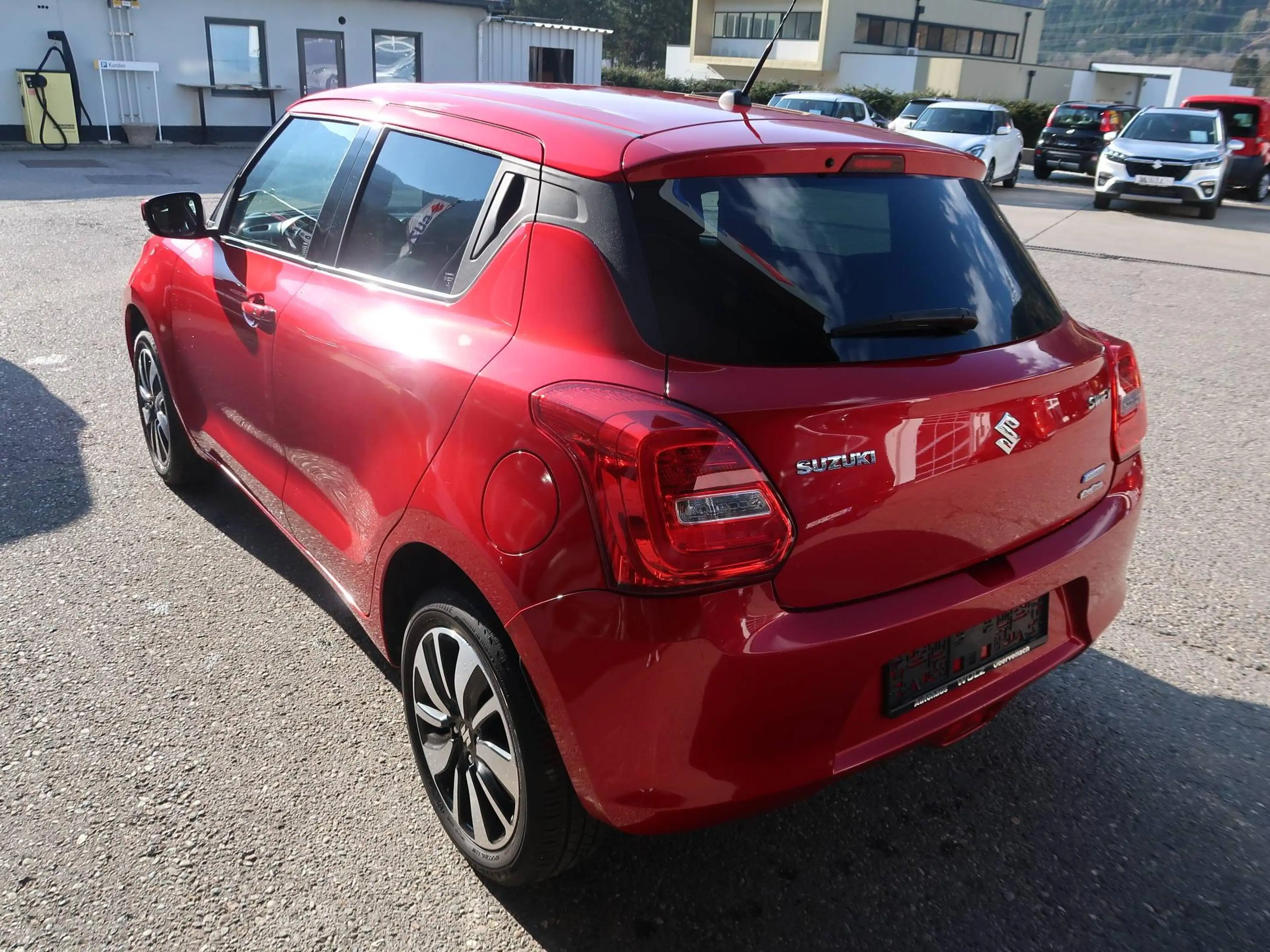Suzuki Swift 1,2 DualJet Hybrid Allgrip Flash + Winterräder — photo 3