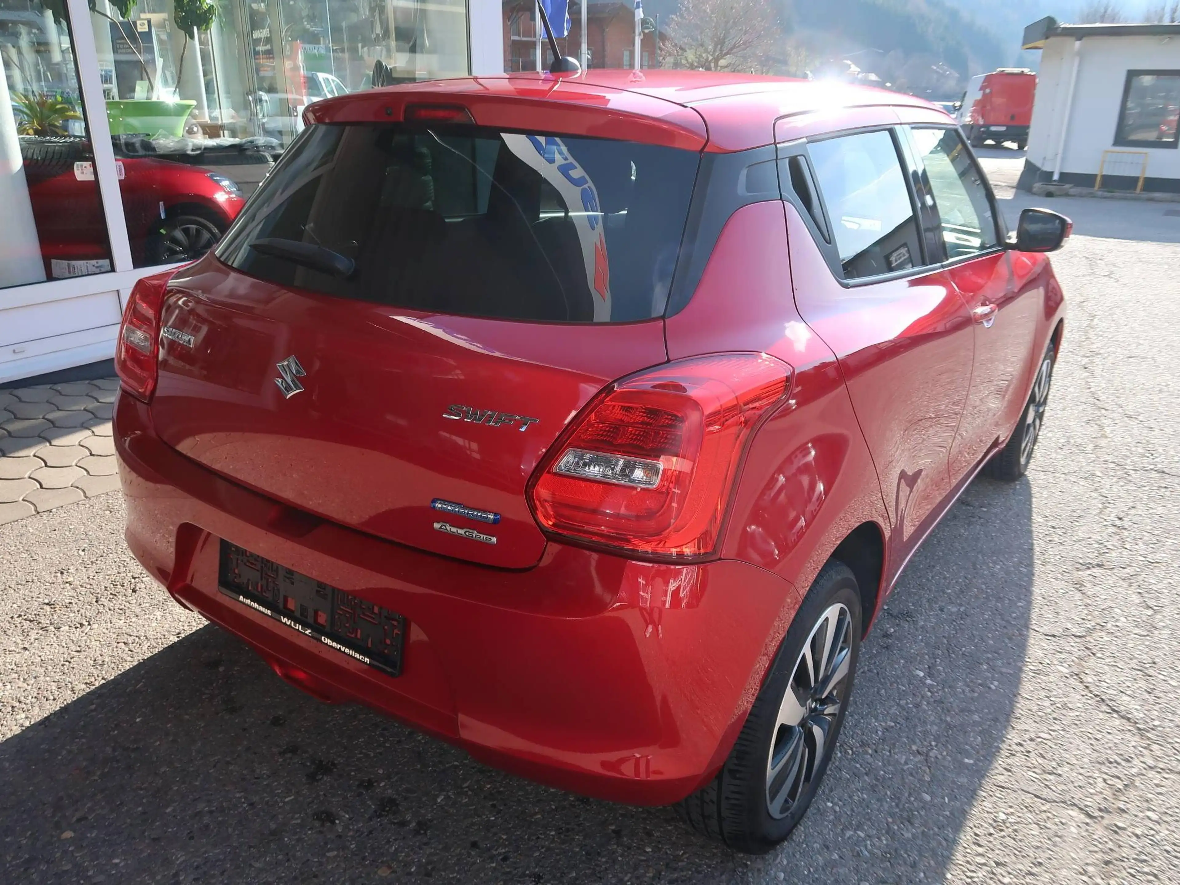 Suzuki Swift 1,2 DualJet Hybrid Allgrip Flash + Winterräder — photo 4