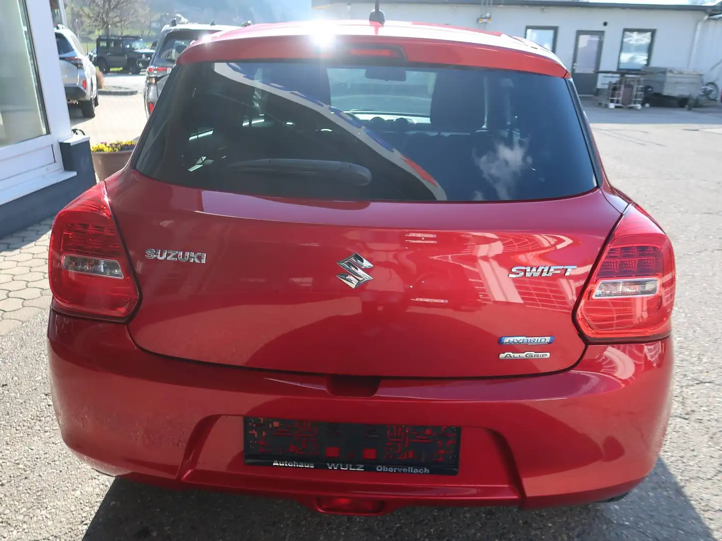 Suzuki Swift 1,2 DualJet Hybrid Allgrip Flash + Winterräder Rot - 2