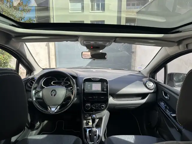 Renault Clio view 11