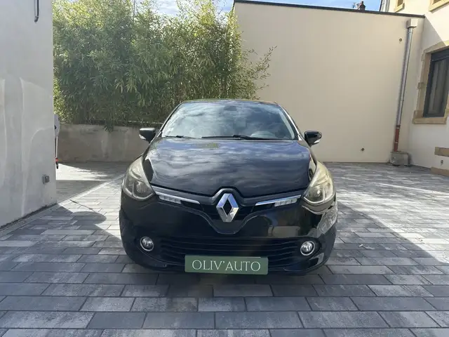 Renault Clio view 2