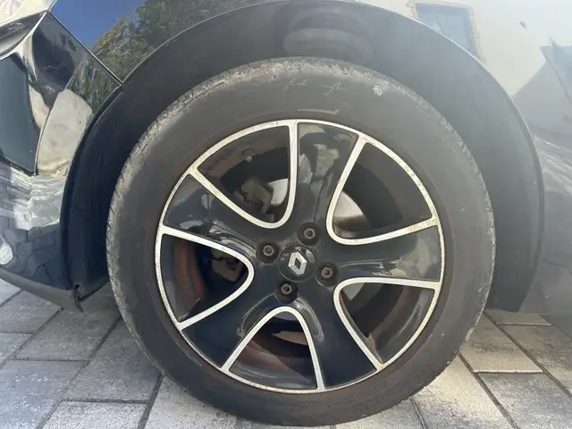 Renault Clio view 4