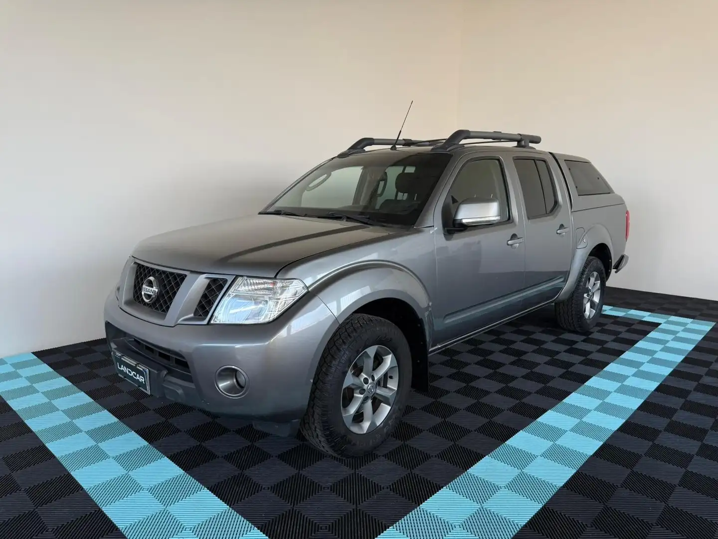 Nissan Navara Navara 2.5 dCi 190CV AUTO Double Cab LE HARD TOP Grigio - 1
