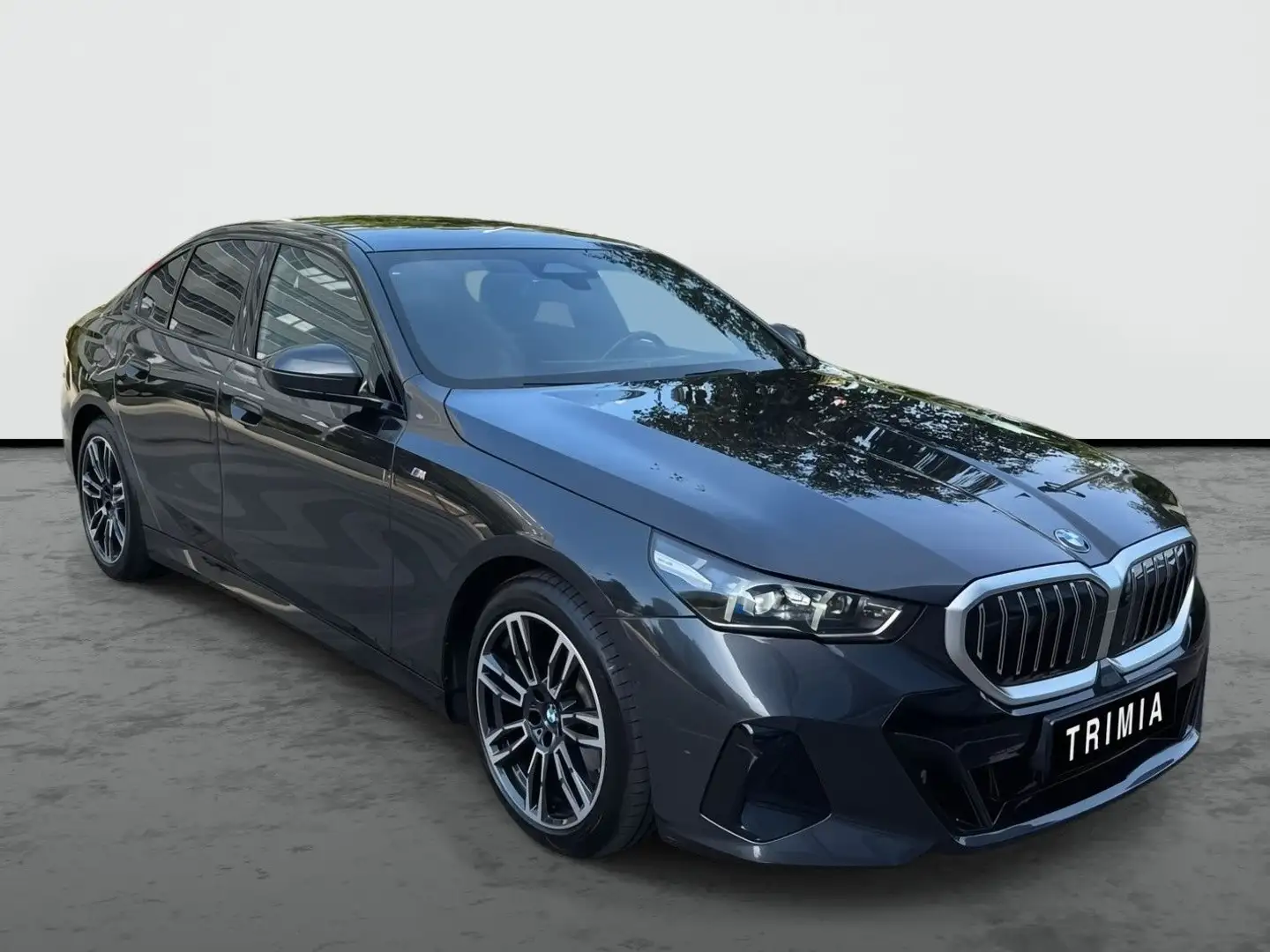 BMW 520 d xDrive Lim. M Sport | HUD | 360 Cam | AHK Grau - 1