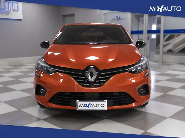 Renault Clio view 2
