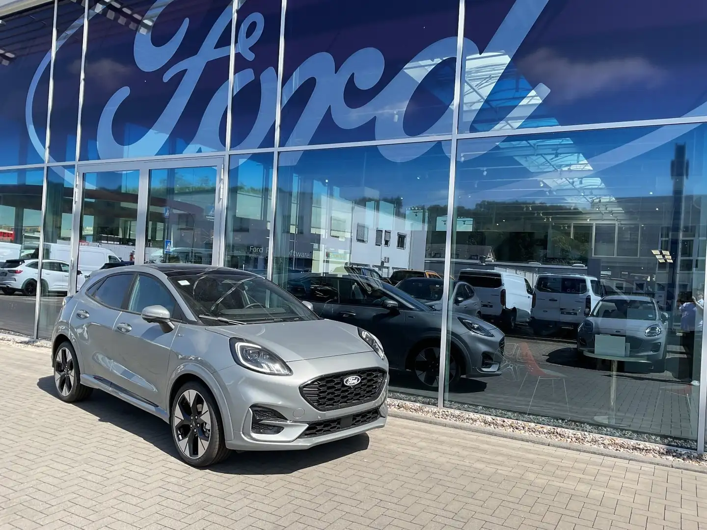Ford Puma ST-LINE X 155 PS AT AHK PANORAMADACH Silber - 1