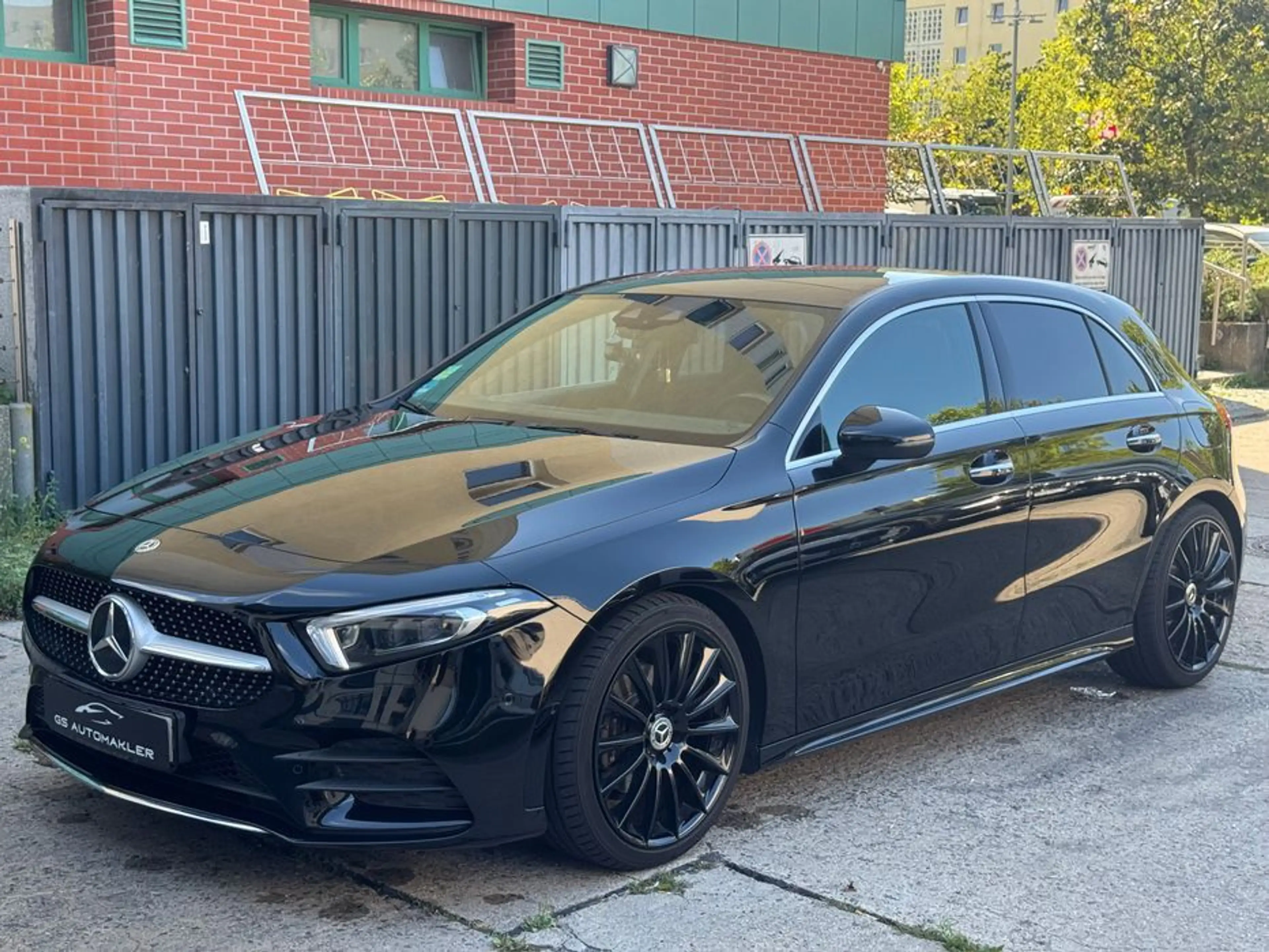 Mercedes-Benz A 200 AMG Line Schiebedach Sitzheizung LED — photo 2
