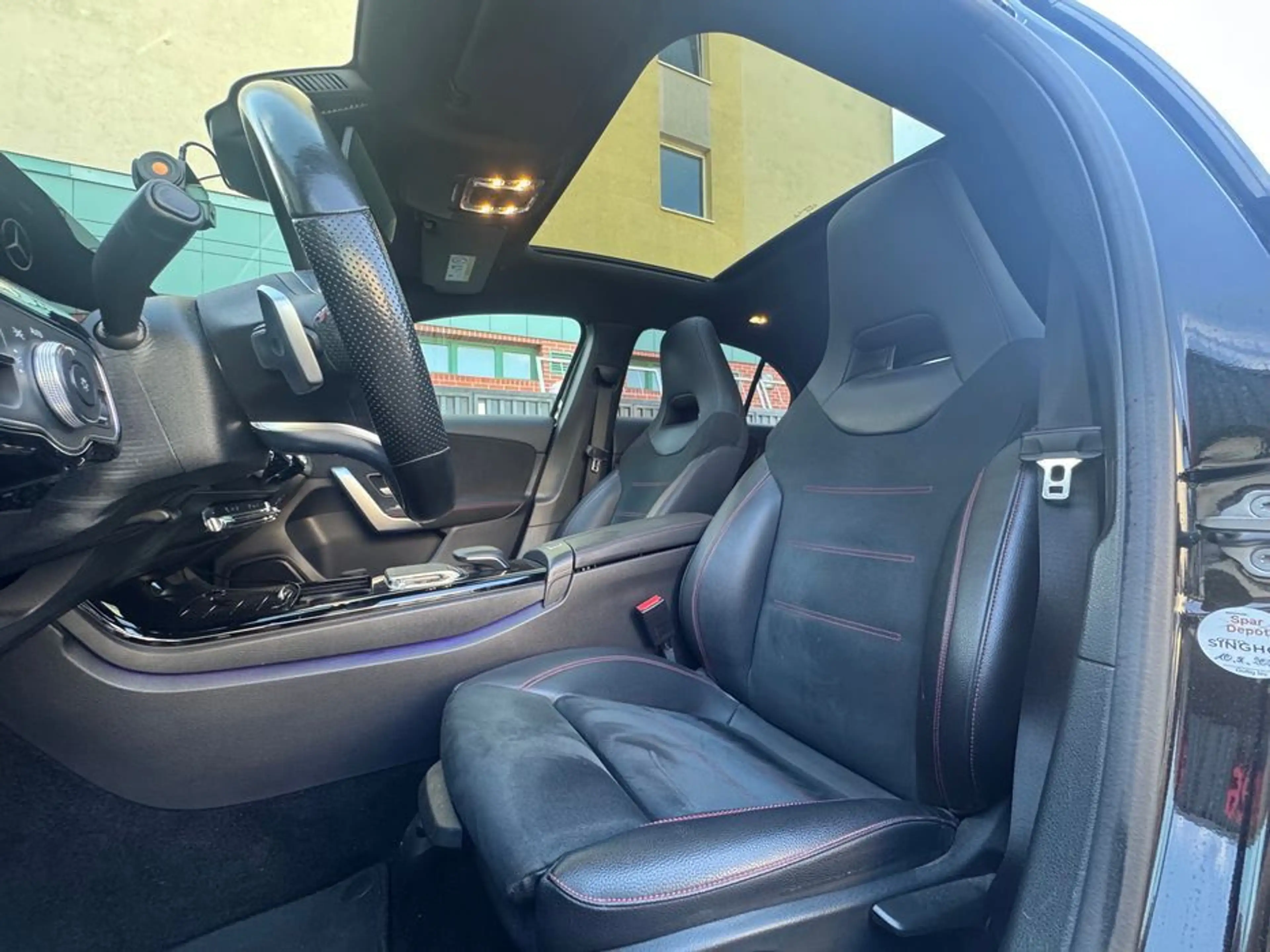 Mercedes-Benz A 200 AMG Line Schiebedach Sitzheizung LED — photo 9