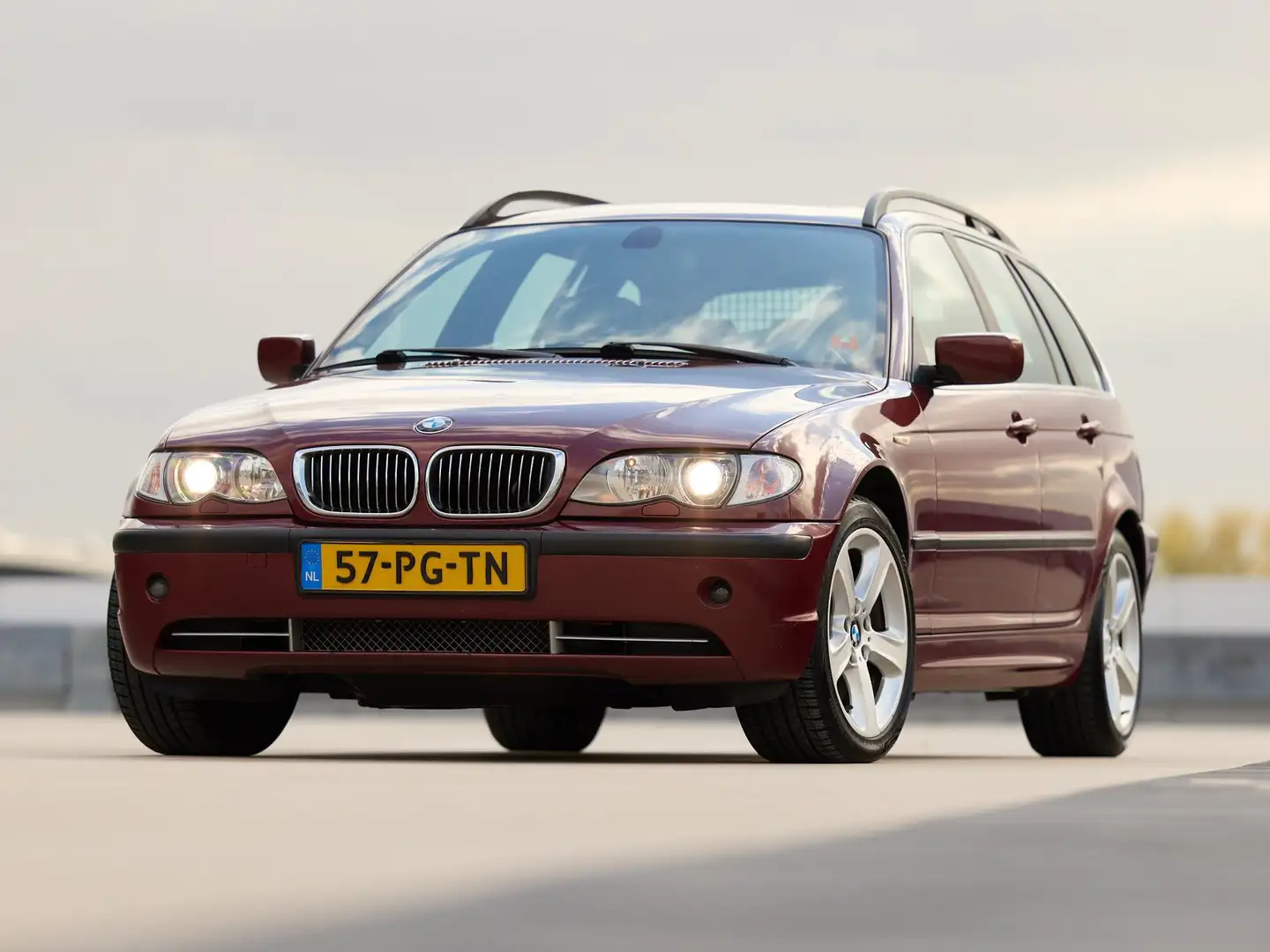 BMW 330 330xi Special Ed. Czerwony - 2