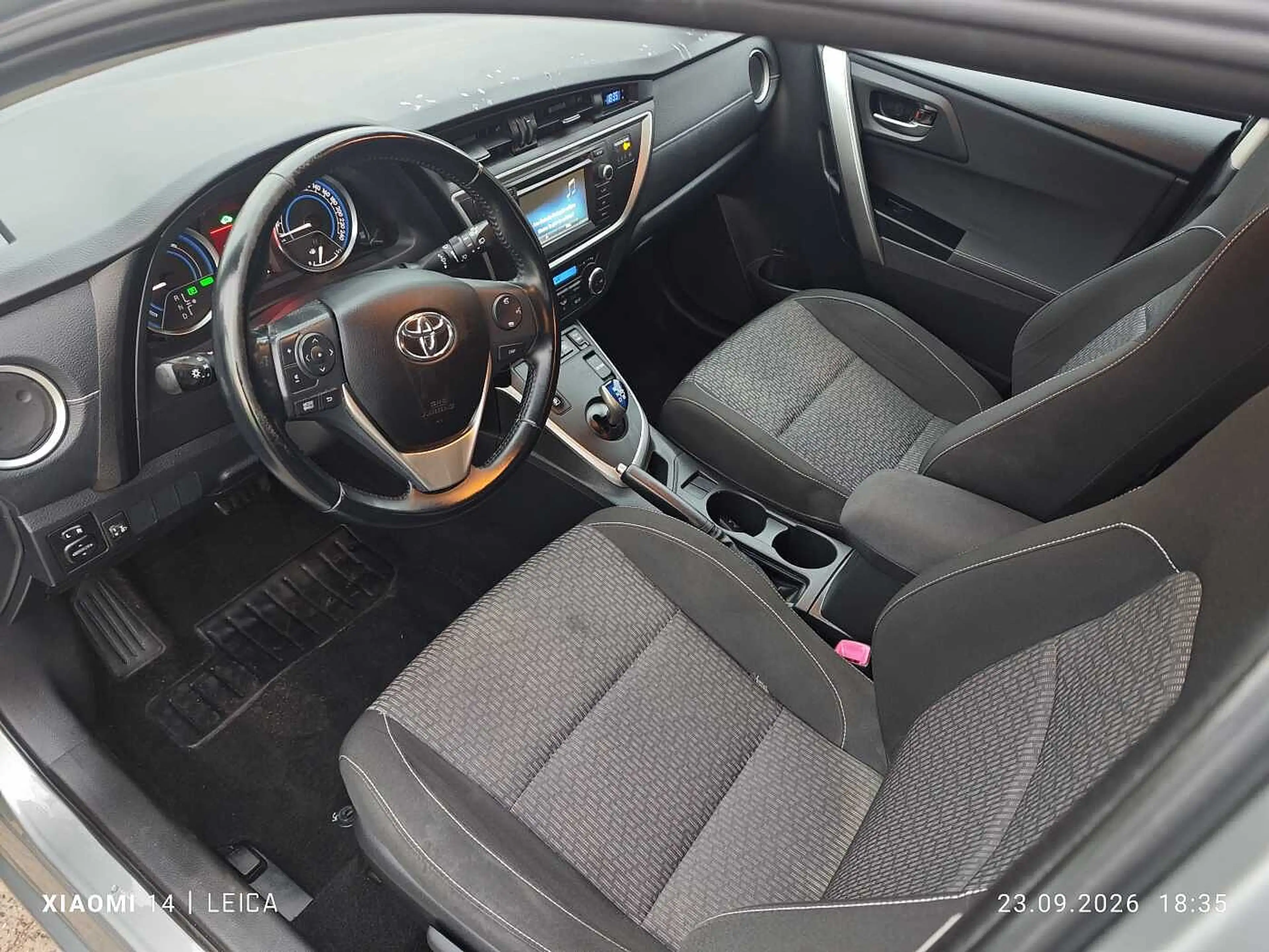 Toyota Auris Touring Sports Hybrid 1.8 VVT-i Automatik Team Deu — photo 10