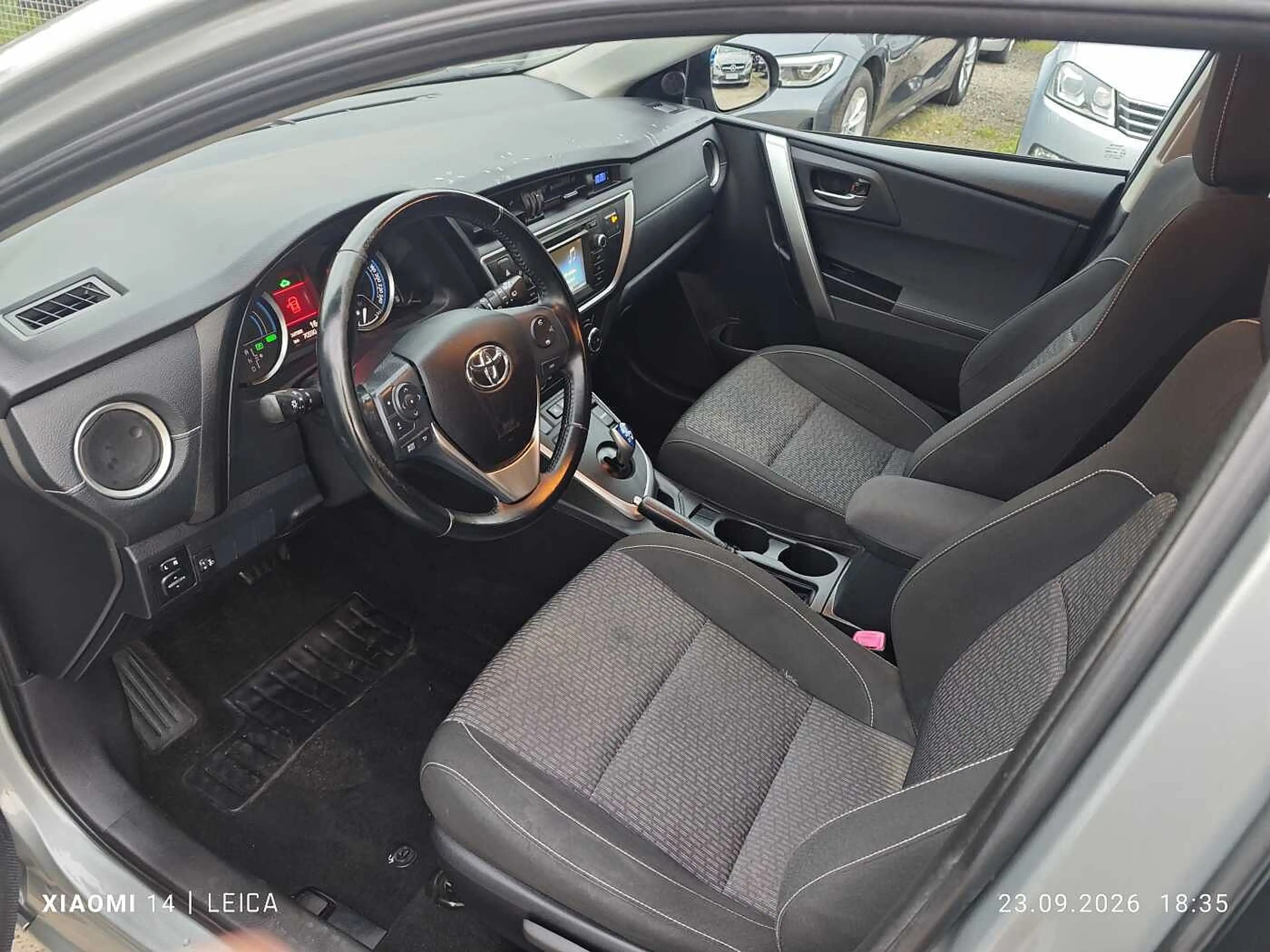 Toyota Auris Touring Sports Hybrid 1.8 VVT-i Automatik Team Deu — photo 11