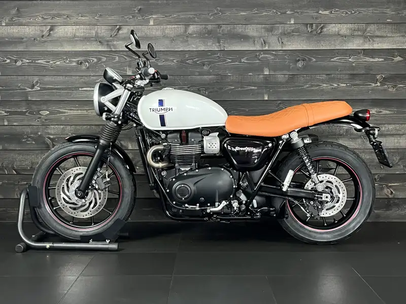 Triumph Street Twin - foto 8