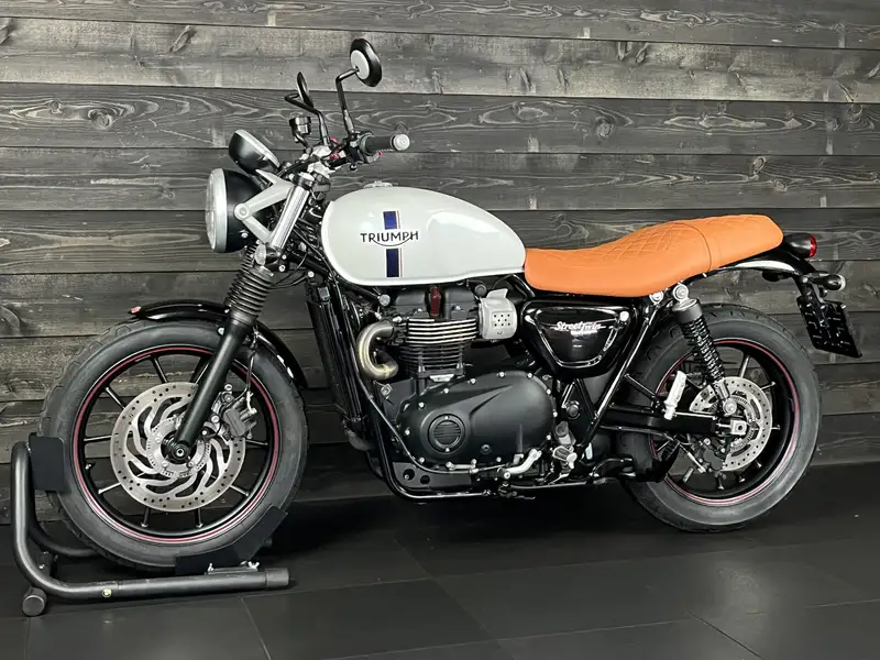 Triumph Street Twin - foto 7