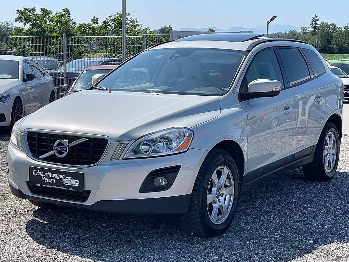 Volvo XC60 D4 AWD Kinetic Blanc - 1