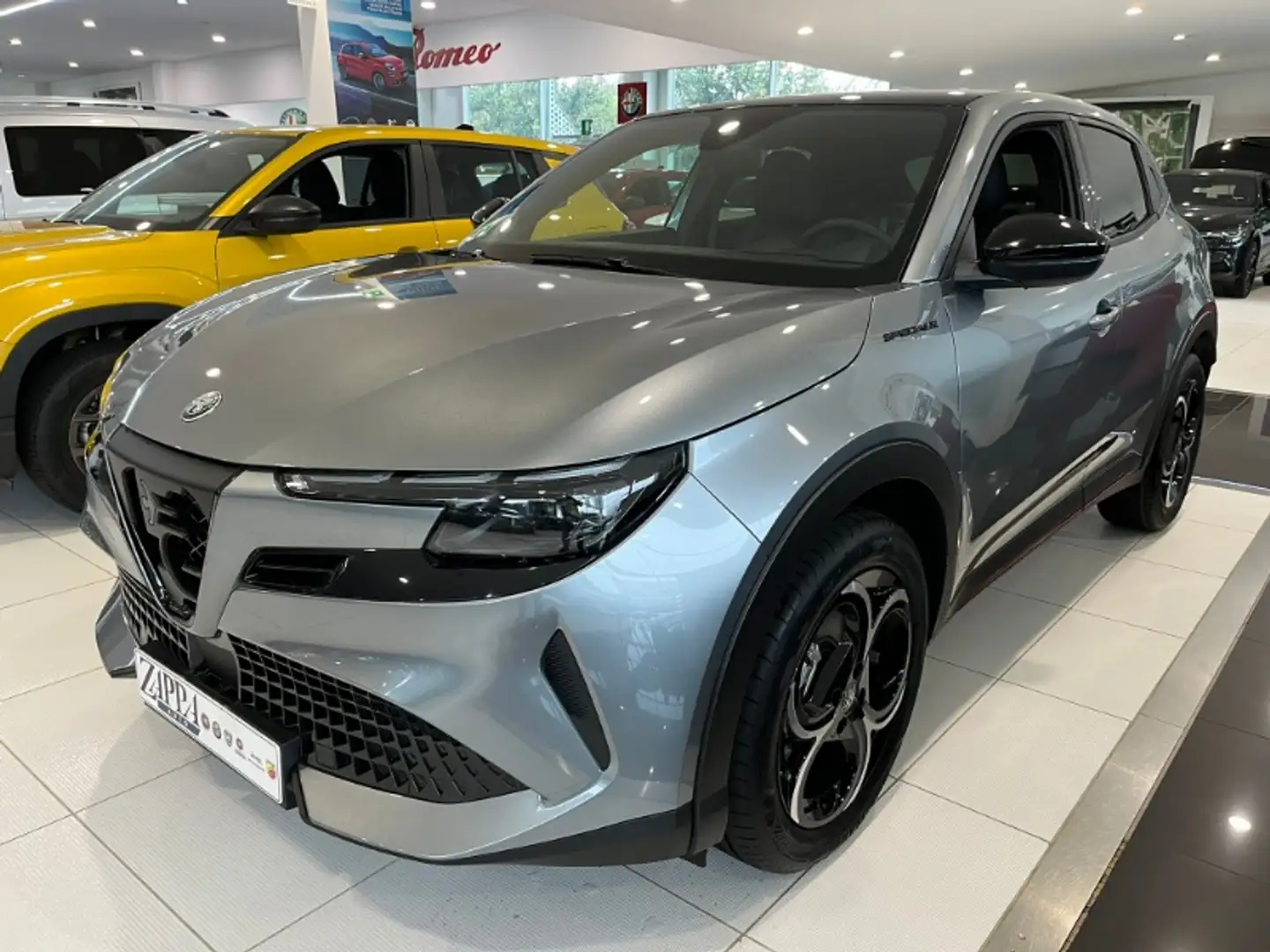 Alfa Romeo Junior 1.2 Hybrid ibrida Speciale Gris - 1