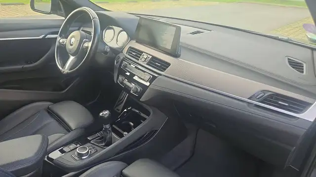 BMW X2 view 10