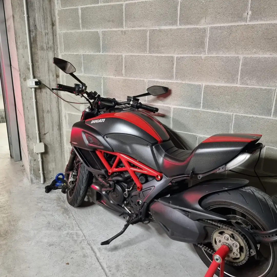 Ducati Diavel Carbon Red Nero - 2