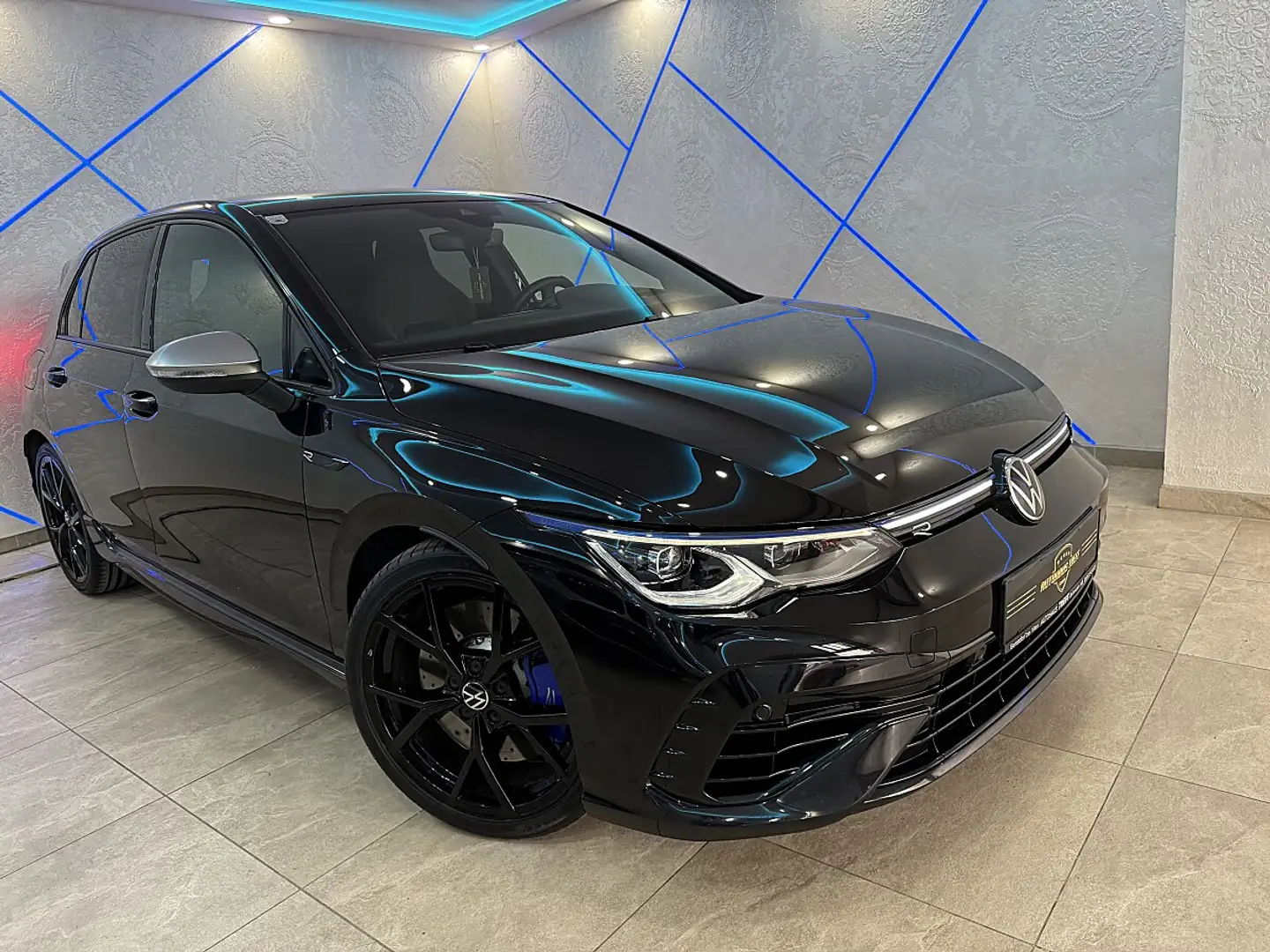 Volkswagen Golf R 2,0 TSI R 4MOTION DSG*AKRAPOVIC*DCC*HEAD-UP*IQ-... Schwarz - 2