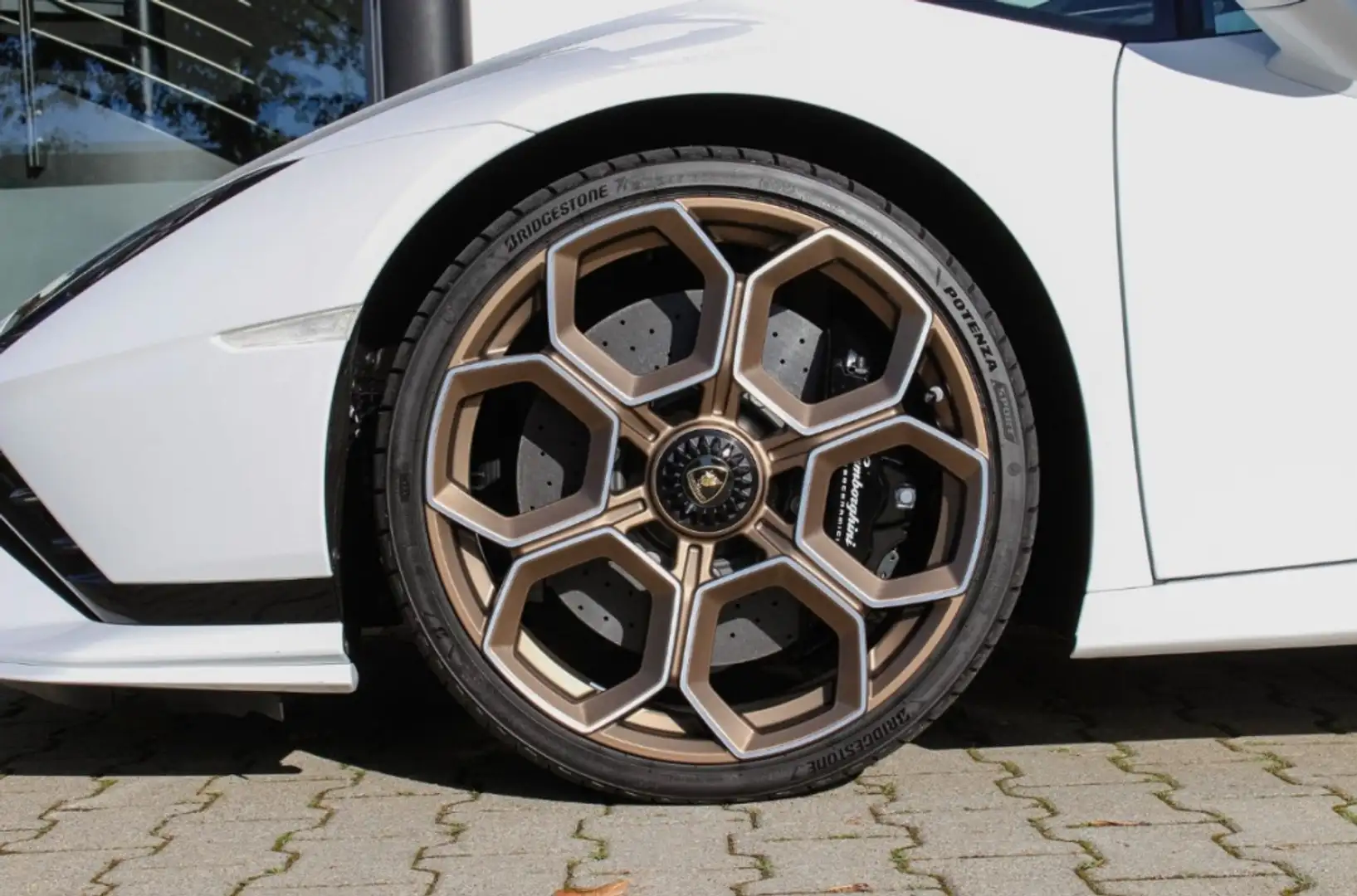 Lamborghini Huracán EVO Beyaz - 2