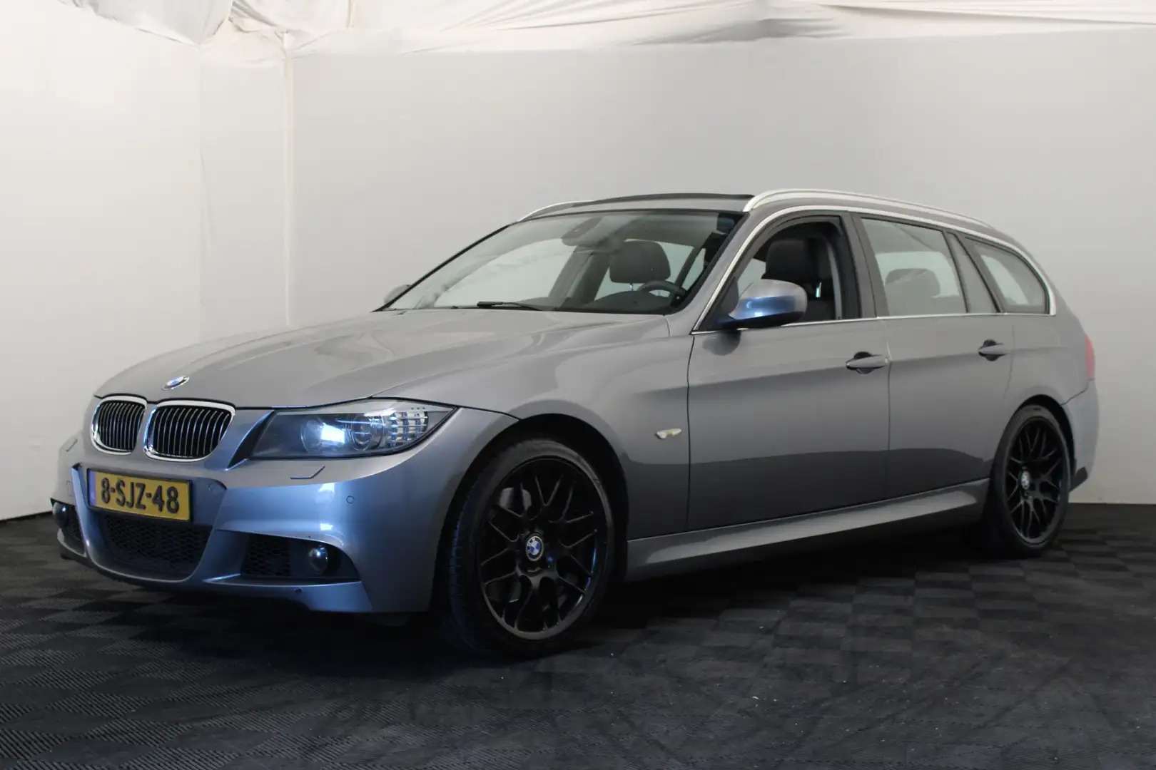 BMW 325 3-serie Touring 325d High Executive Šedá - 1