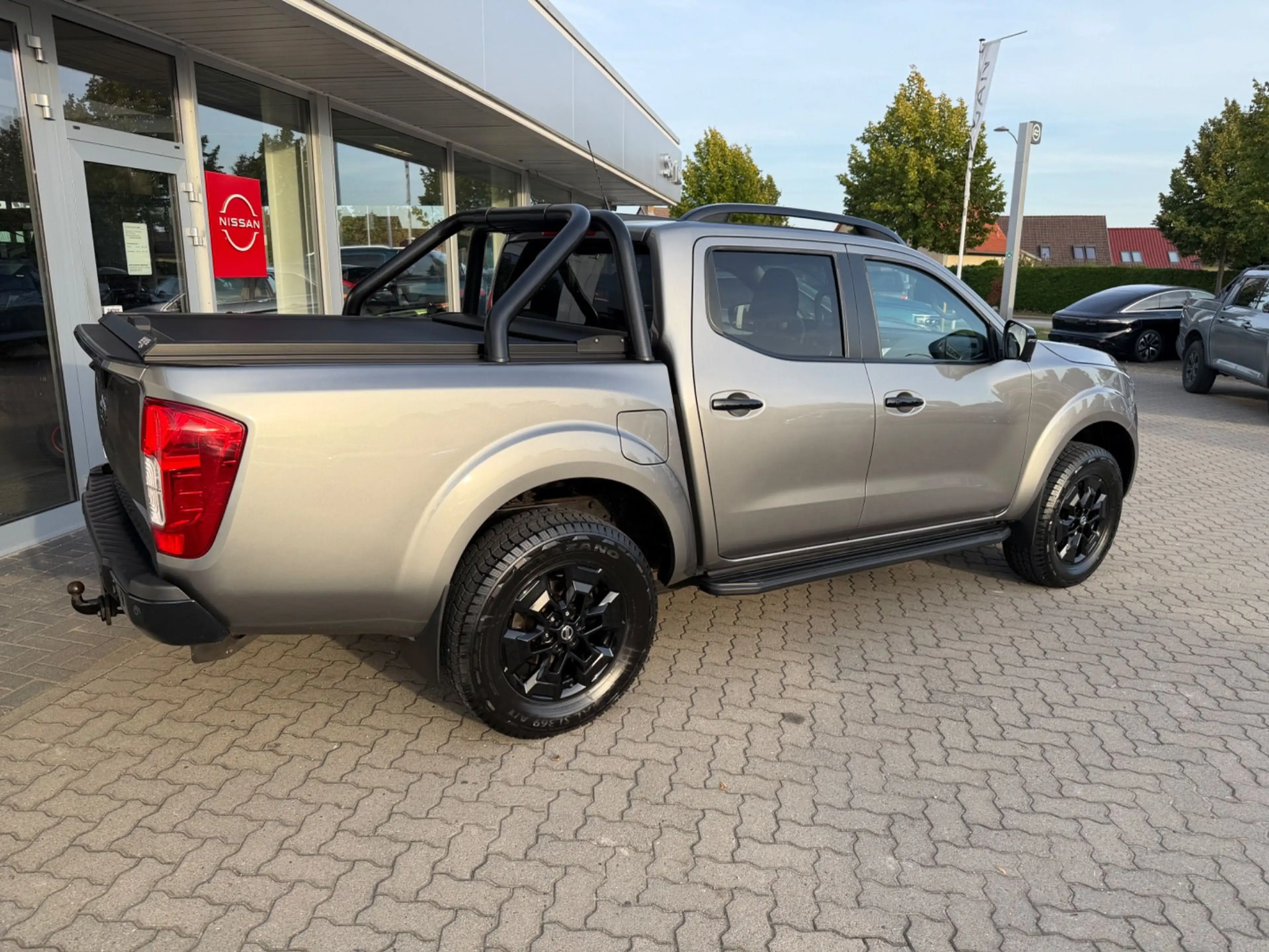 Nissan Navara N-Guard 4x4 DC Aut. wenig KM — photo 2